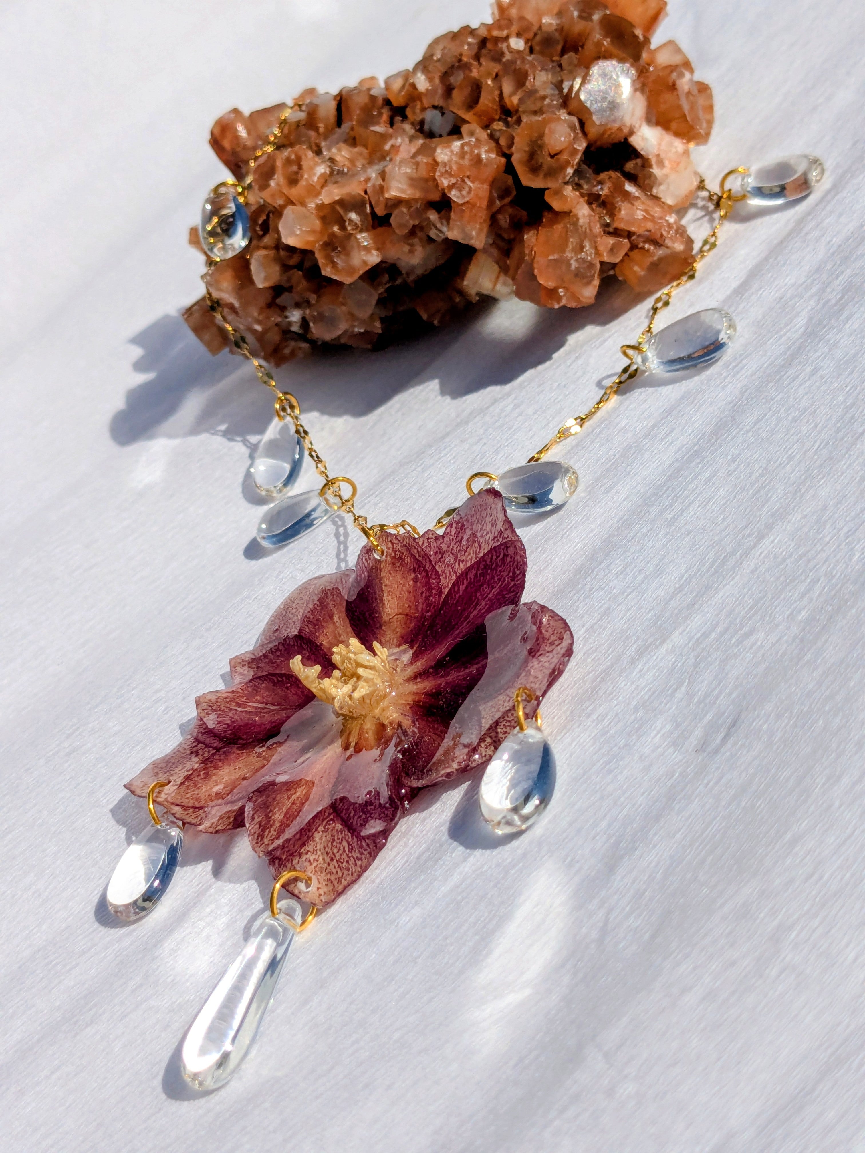 Collier Hellébore