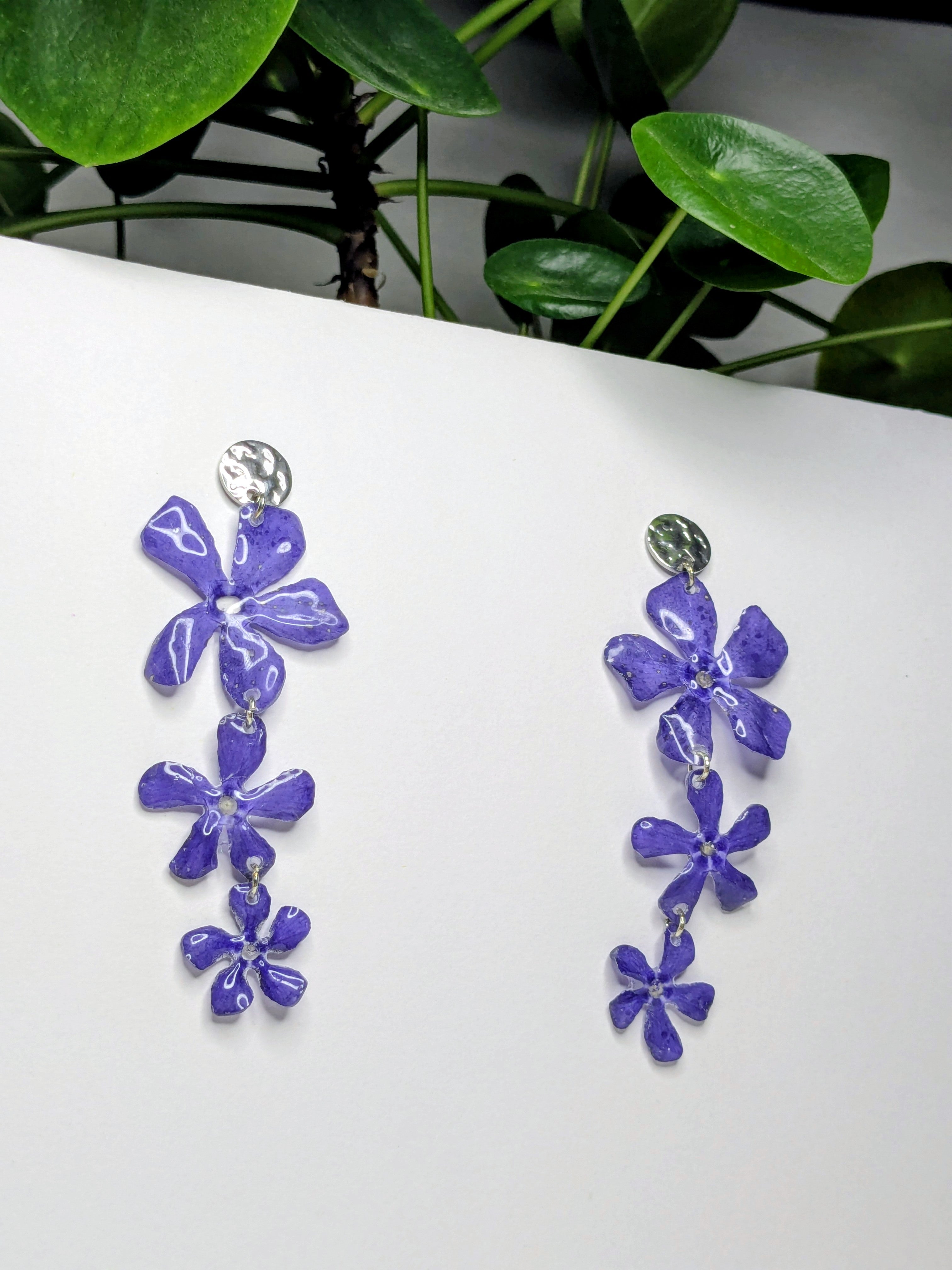 .Boucles d'oreilles tombantes Pervenches